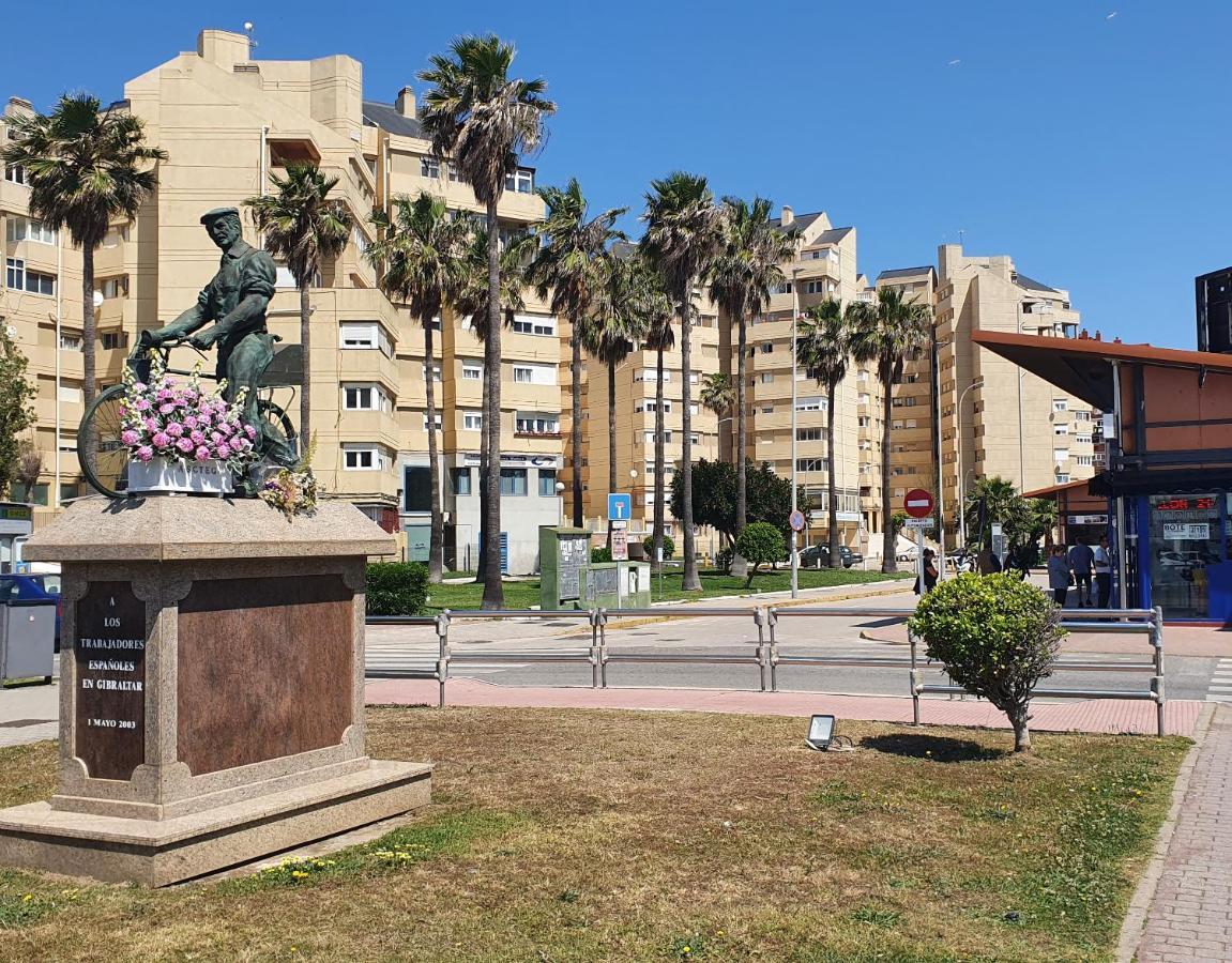 Visit Gibraltar Stay In La Linea For Less! La Línea de la Concepción Exteriör bild