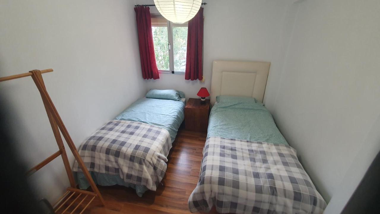 Visit Gibraltar Stay In La Linea For Less! La Línea de la Concepción Exteriör bild